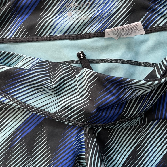 Nike leggings - Picture 2 of 2